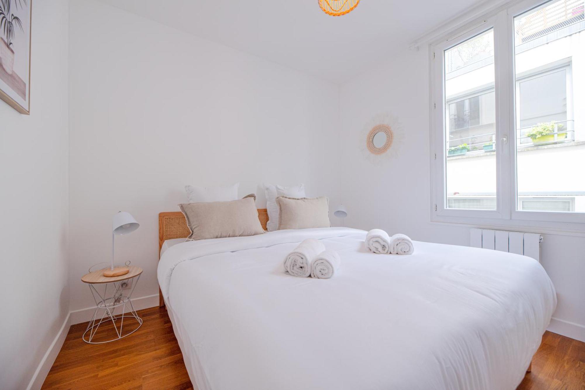 Appartamento Stunning Flat In Parigi Esterno foto